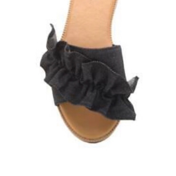 NIB Ruffle Slide Sandals - Picture 3 of 5